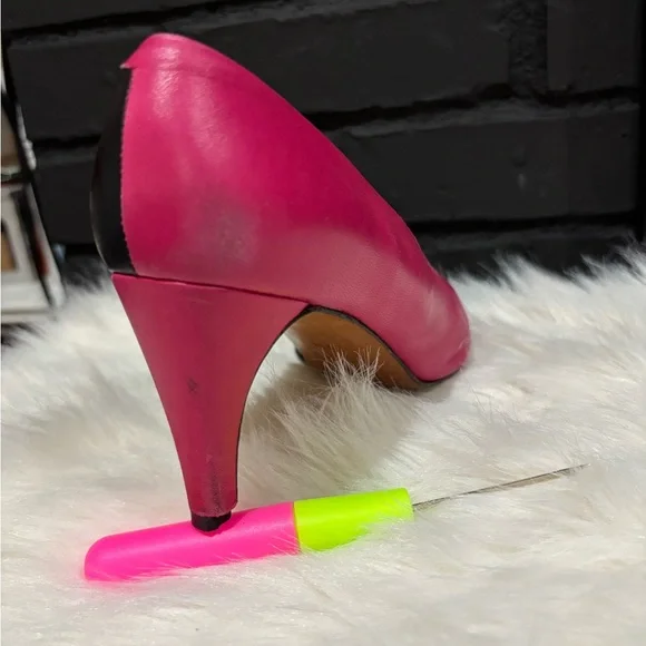 Evan Picone Black and Pink Women's Heels - Picture 9 of 15